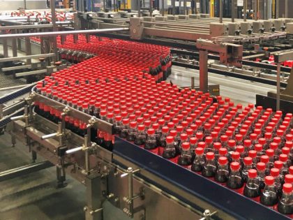 In vendita: linea imbottigliamento e confezionamento PET per acqua e CSD fino a 18.000 bph. Linea completa dal soffiaggio alla fasciatura bancali. Scoprila