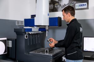 BBM offre ricambi compatibili per macchine di imbottigliamento e confezionamento SIDEL, KRONES e molti altri brand, garantiti da controlli qualità e sala metrologica all’avanguardia.