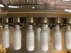 Cómo elegir la línea de embotellado de leche entre nueva, usada y renovada. Lea la guía y optimice su producción de leche