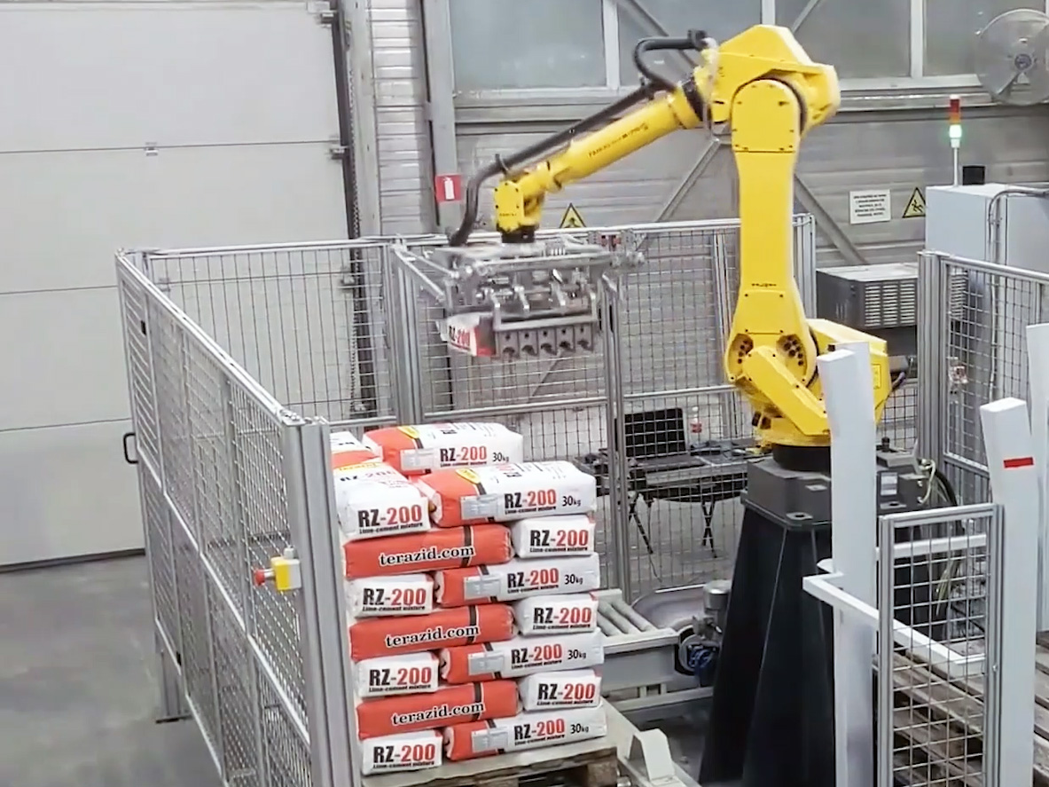robot fanuc per manipolazione automatica industriale