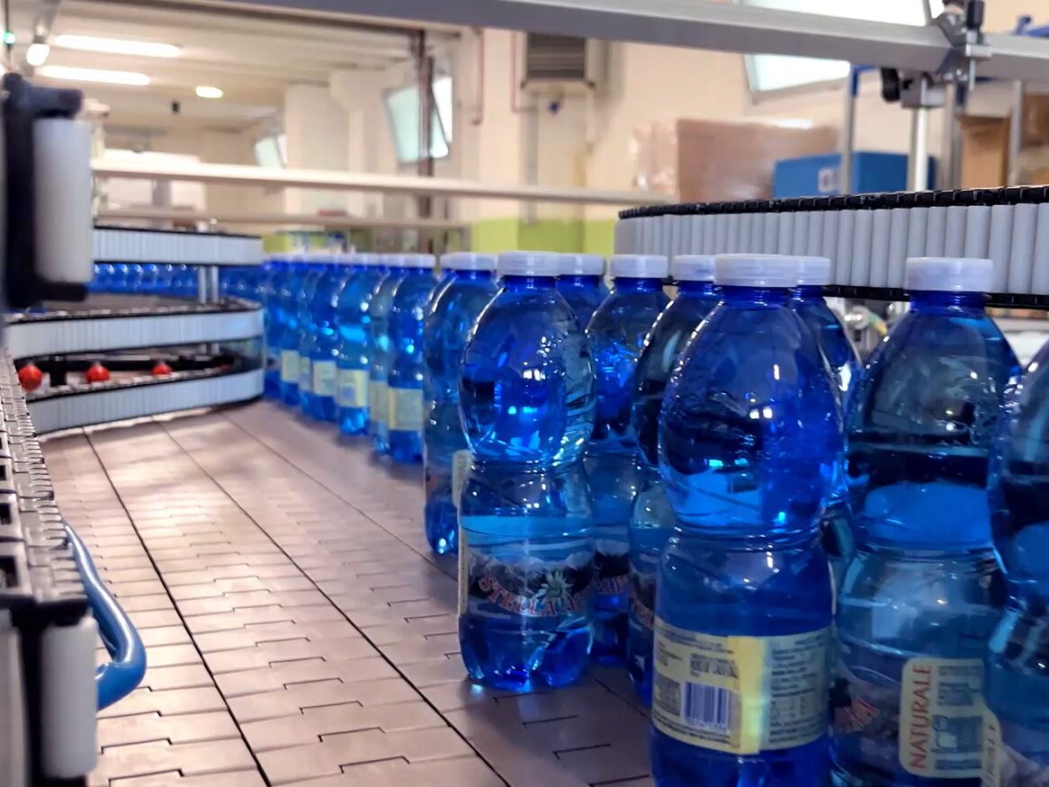 BBM completa il montaggio e l’avviamento di una nuova linea PET di imbottigliamento 18.000 bph per Stella Alpina in sole 4 settimane