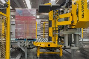 Stretch wrappers for bottling: how to choose the most suitable solution for your line