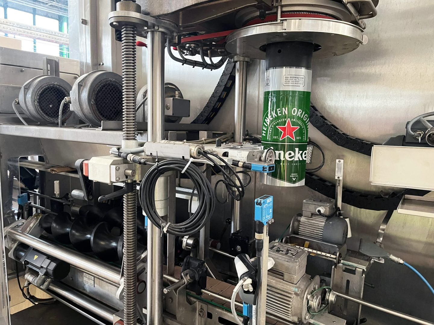 Fuji 410 DT-STH-DHA sleeve labeler