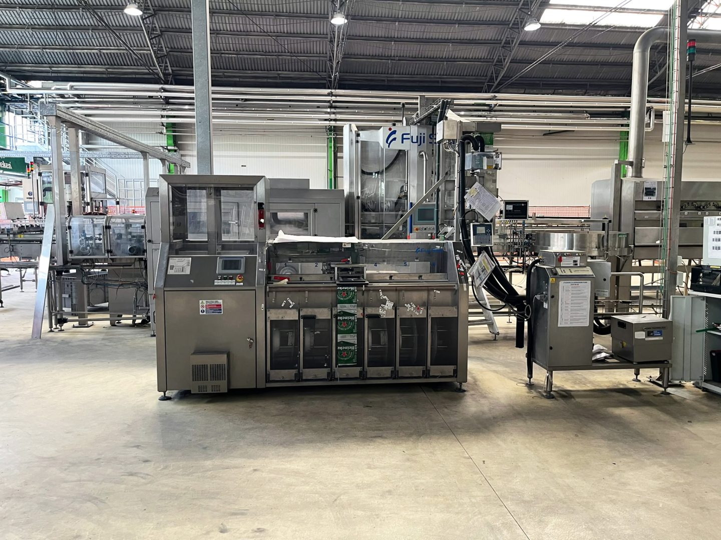 Macchinari Fuji Seal usati e revisionati per sleeve ed etichettatura. Soluzioni affidabili per linee di packaging e imbottigliamento
